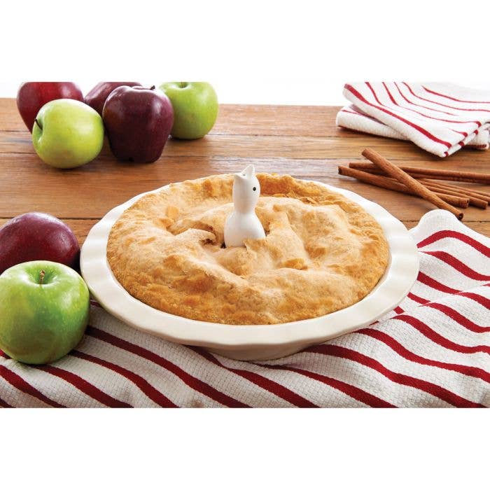 HIC - Harold Import Co. - 9.5" Ceramic Pie Plate with Scalloped Rim