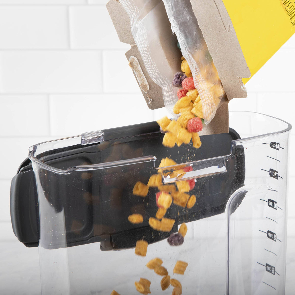 Progressive Cereal ProKeeper+, 4.2-Qt, Flip-and-Pour Spout