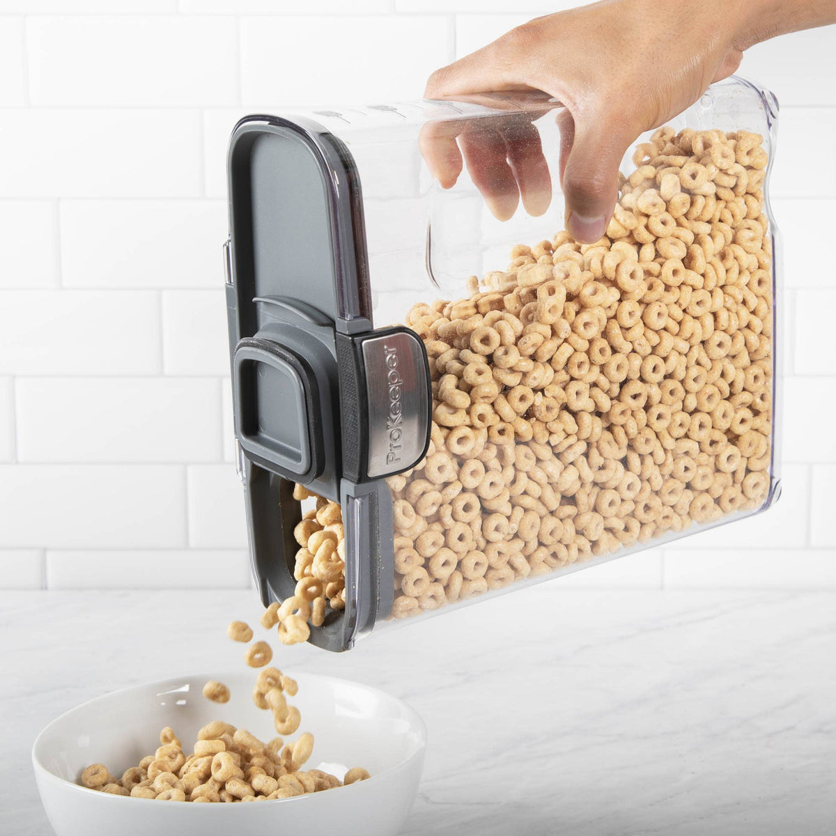 Progressive Cereal ProKeeper+, 4.2-Qt, Flip-and-Pour Spout