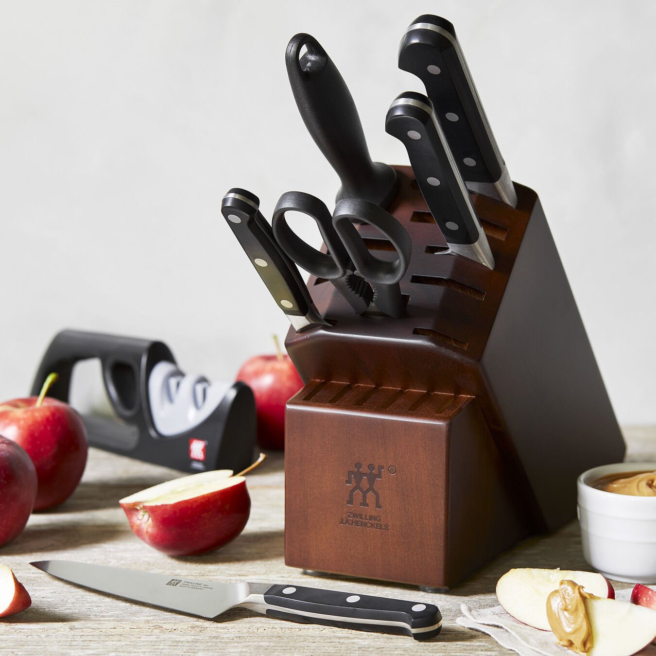 Zwilling Pro 8 Piece Knife Block Set, Acacia